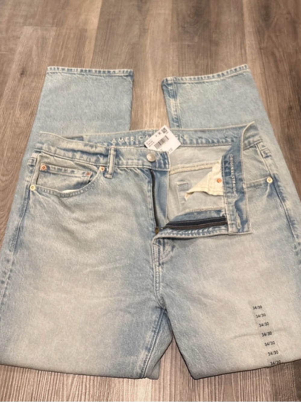 Light wash American Eagle men’s pants new with tags size 34X30